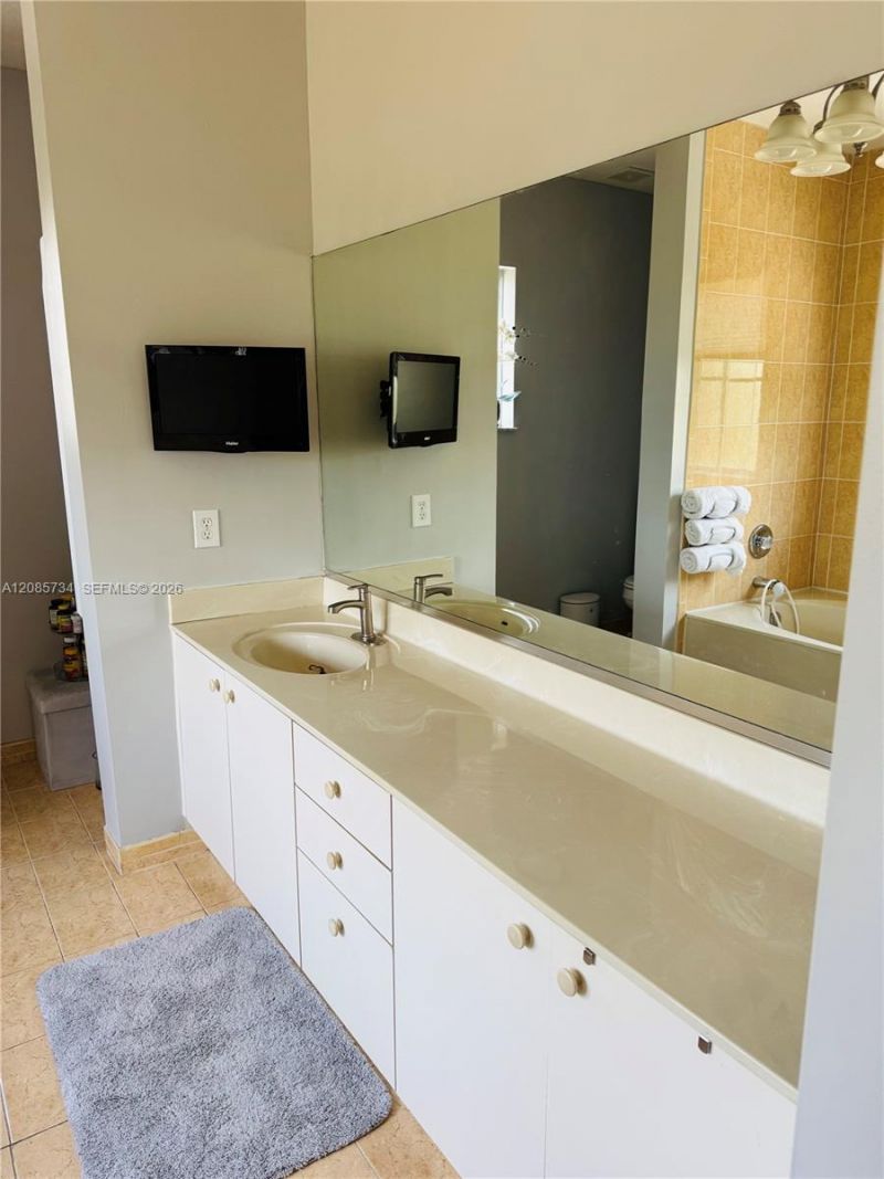 1240 NE 41st Pl, Homestead, FL 33033 Photo