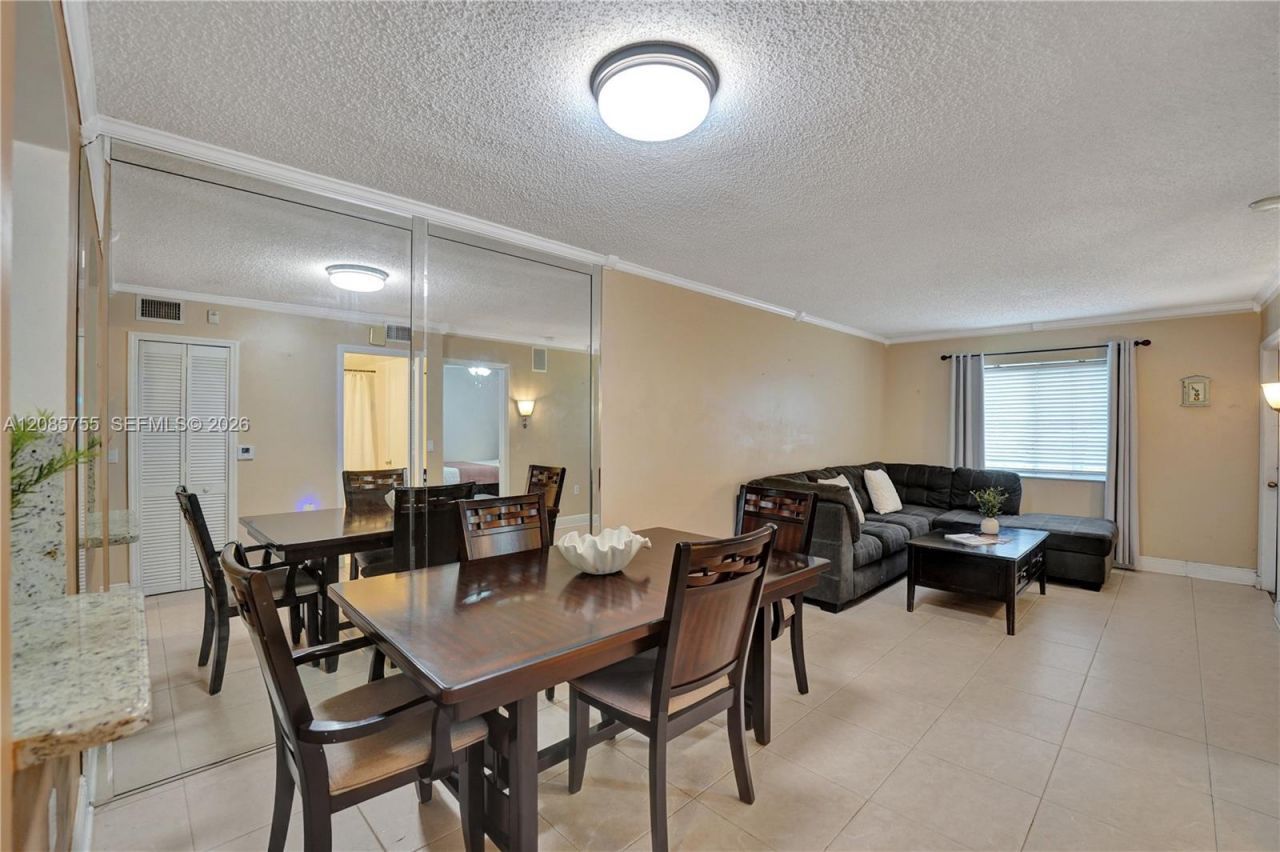 2298 NW 78th Ave, Unit 102, Pembroke Pines, FL 33024 Photo