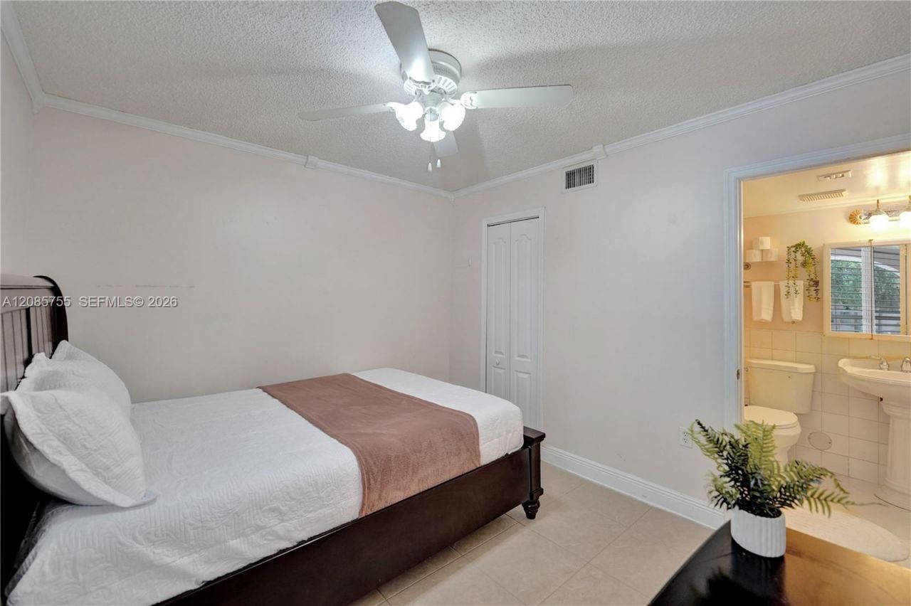 2298 NW 78th Ave, Unit 102, Pembroke Pines, FL 33024 Photo