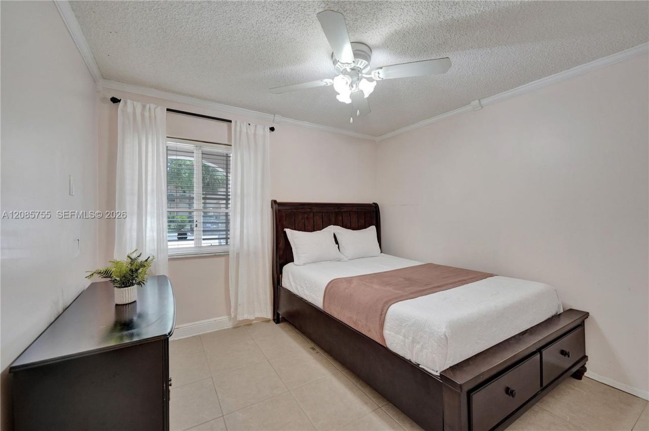 2298 NW 78th Ave, Unit 102, Pembroke Pines, FL 33024 Photo