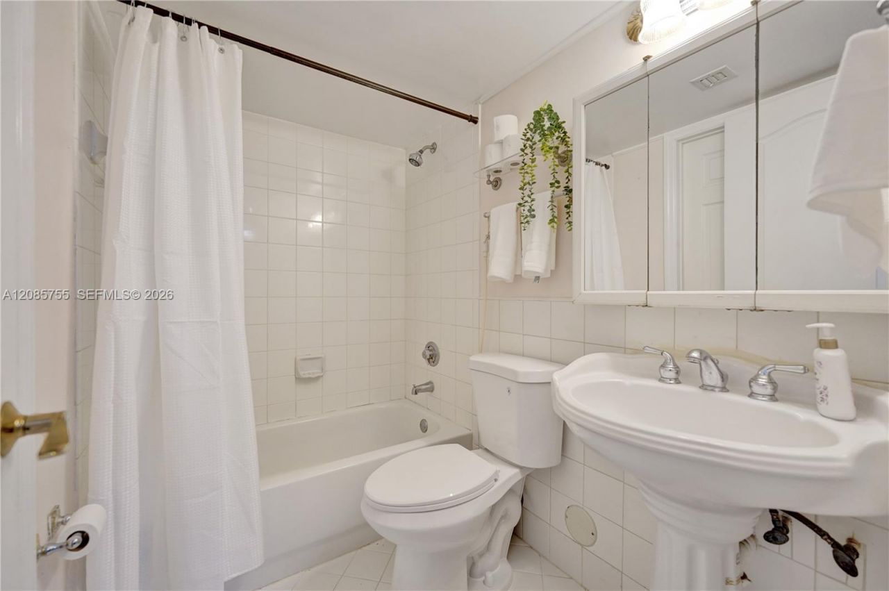 2298 NW 78th Ave, Unit 102, Pembroke Pines, FL 33024 Photo