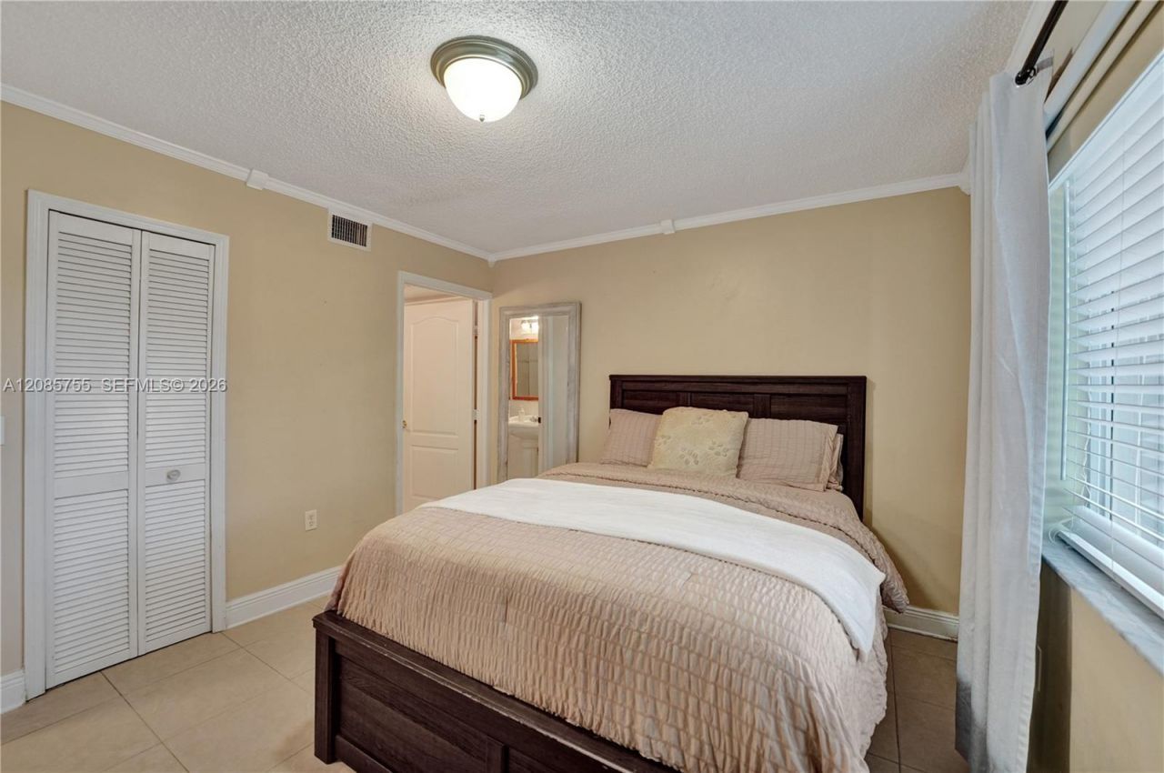 2298 NW 78th Ave, Unit 102, Pembroke Pines, FL 33024 Photo