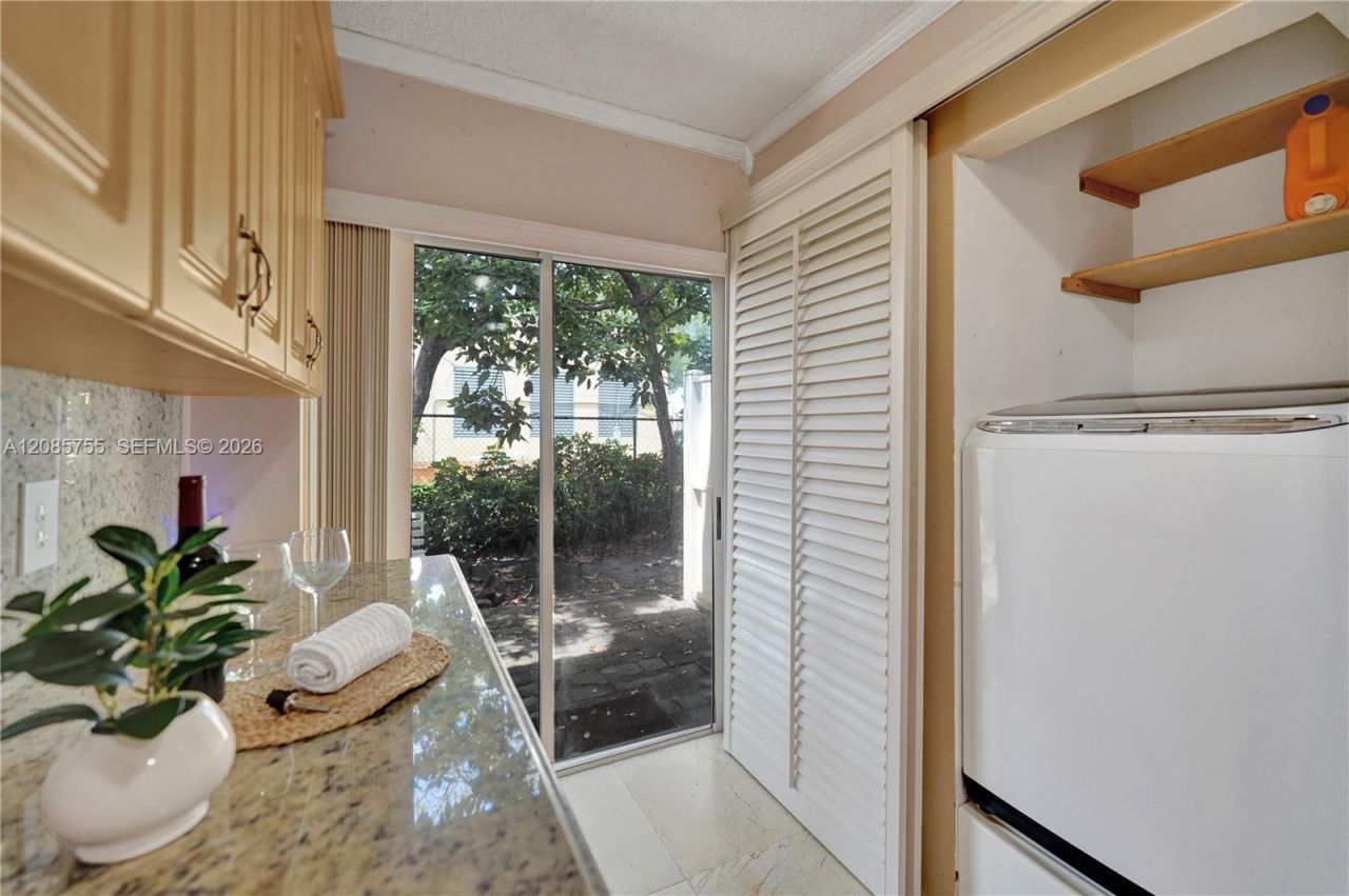 2298 NW 78th Ave, Unit 102, Pembroke Pines, FL 33024 Photo