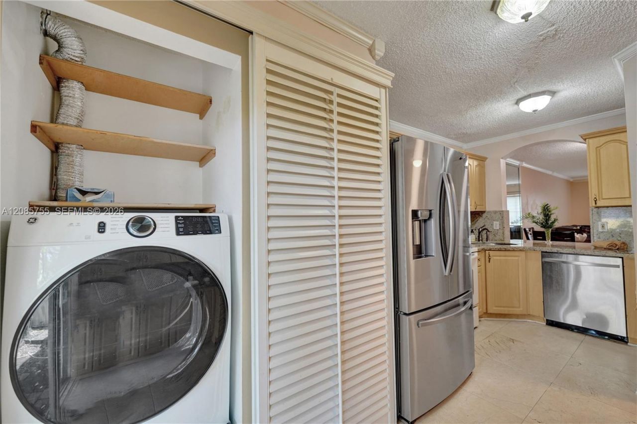 2298 NW 78th Ave, Unit 102, Pembroke Pines, FL 33024 Photo
