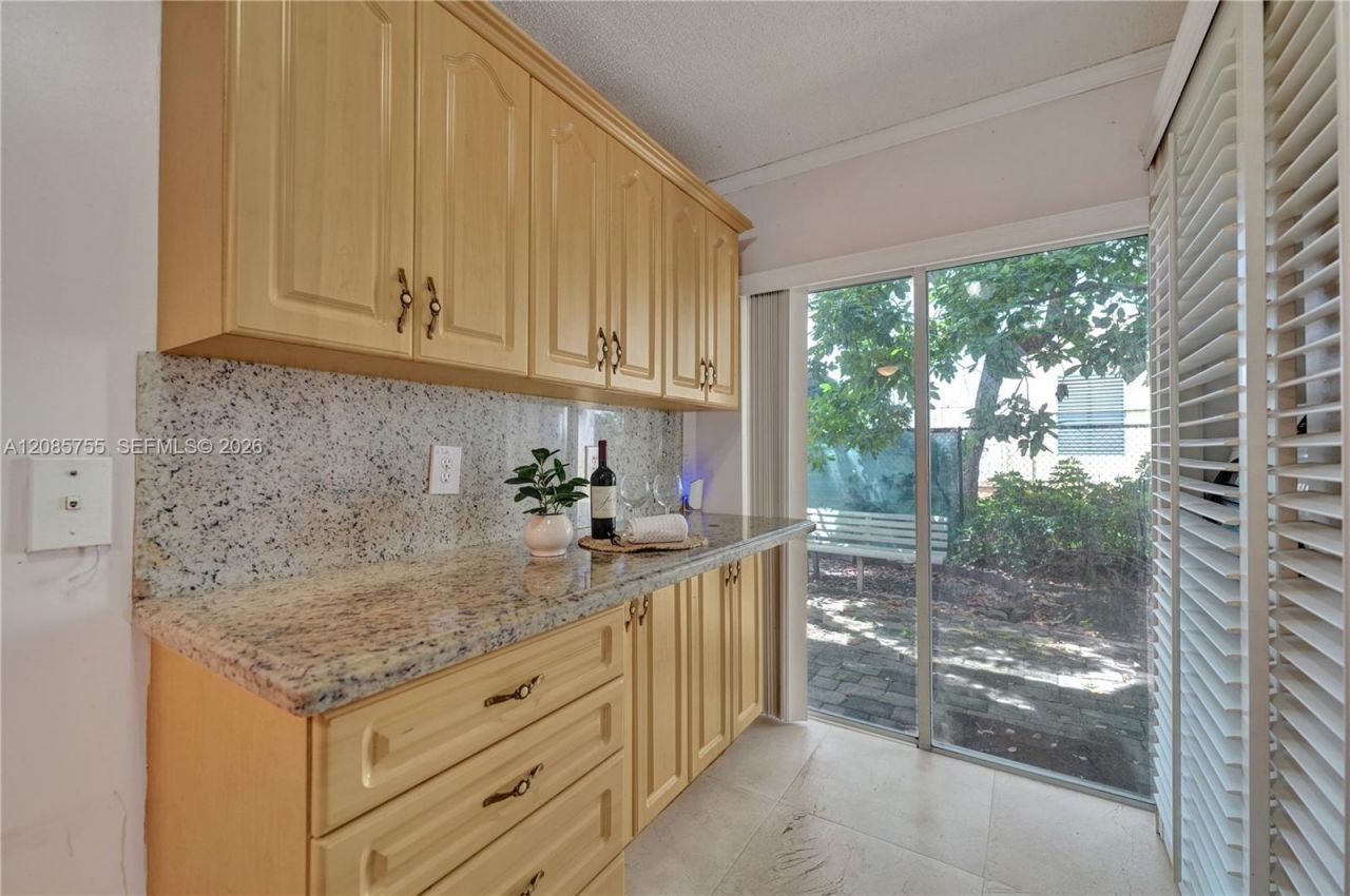2298 NW 78th Ave, Unit 102, Pembroke Pines, FL 33024 Photo
