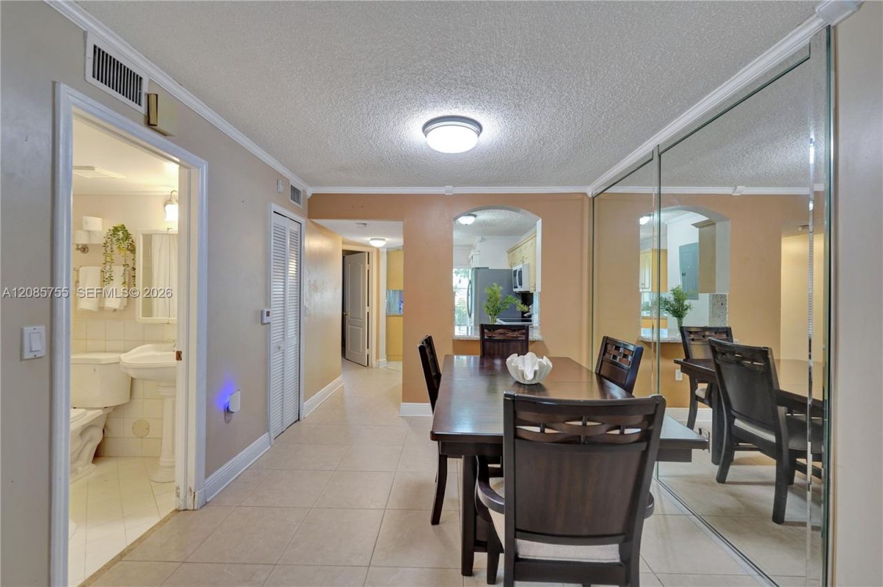 2298 NW 78th Ave, Unit 102, Pembroke Pines, FL 33024 Photo
