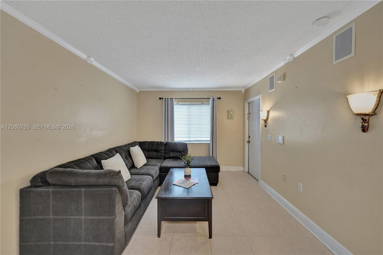 2298 NW 78th Ave, Unit 102, Pembroke Pines, FL 33024 Photo