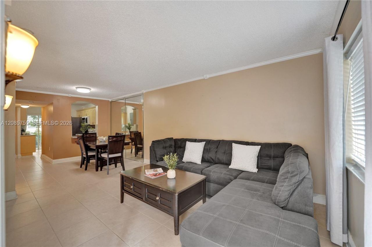 2298 NW 78th Ave, Unit 102, Pembroke Pines, FL 33024 Photo
