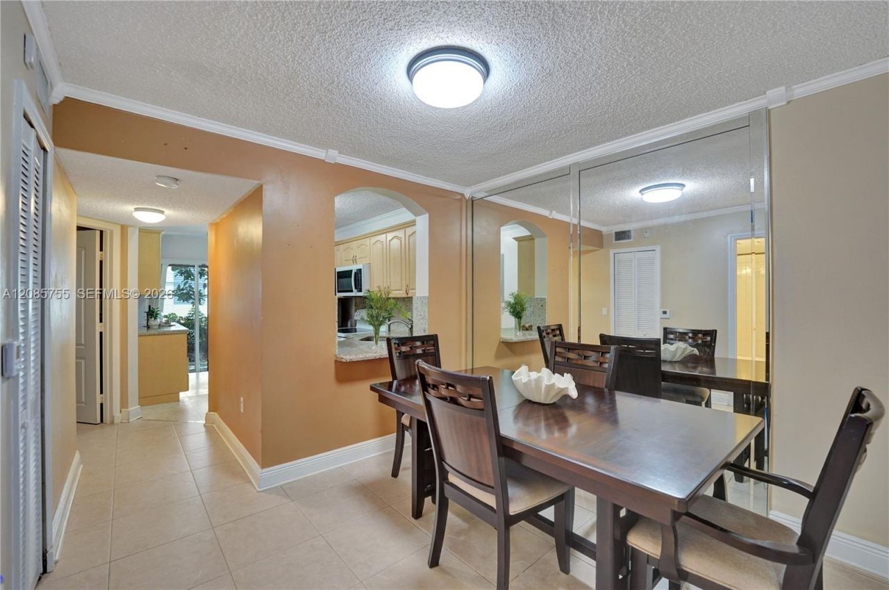 2298 NW 78th Ave, Unit 102, Pembroke Pines, FL 33024 Photo