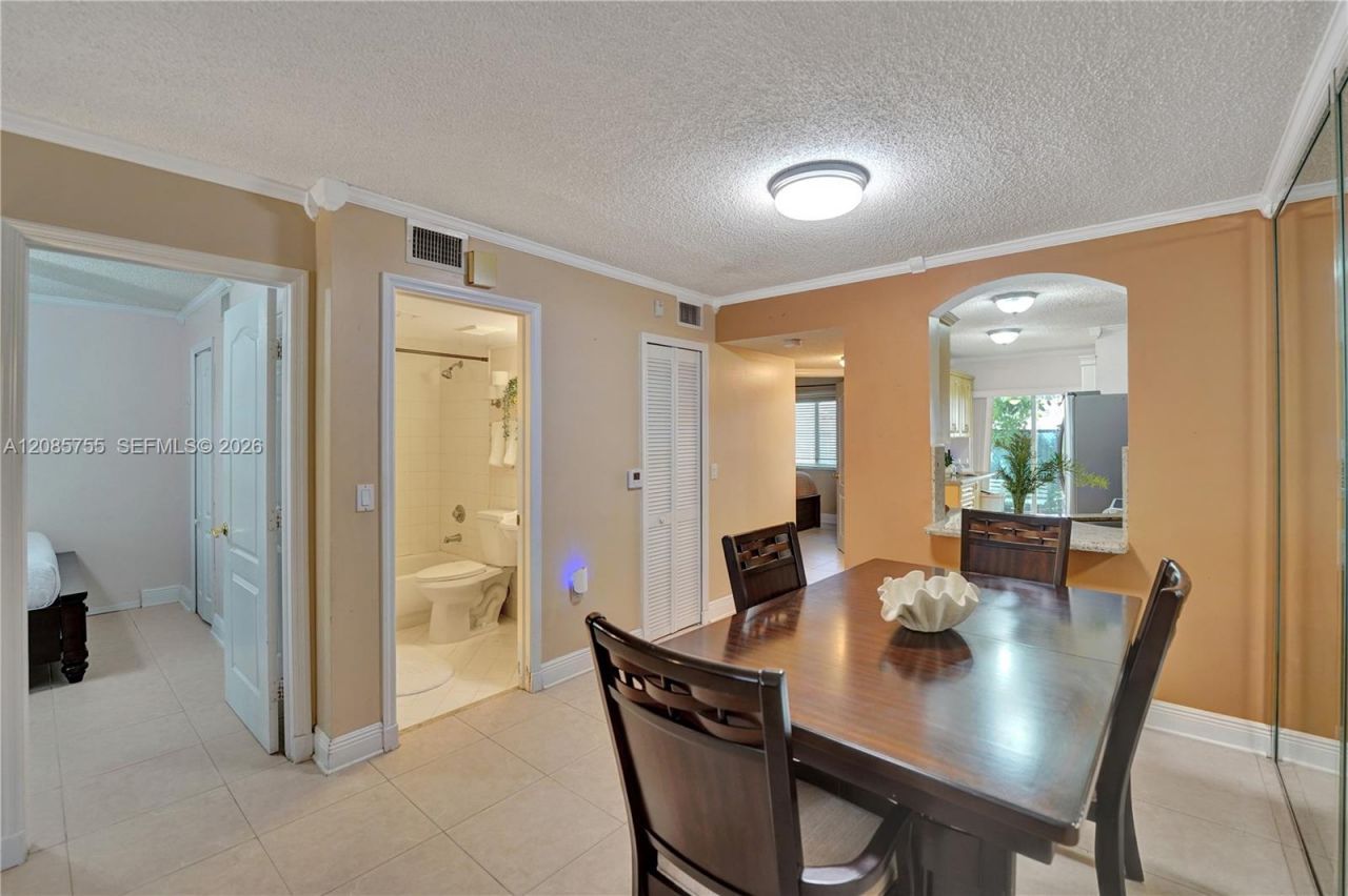 2298 NW 78th Ave, Unit 102, Pembroke Pines, FL 33024 Photo