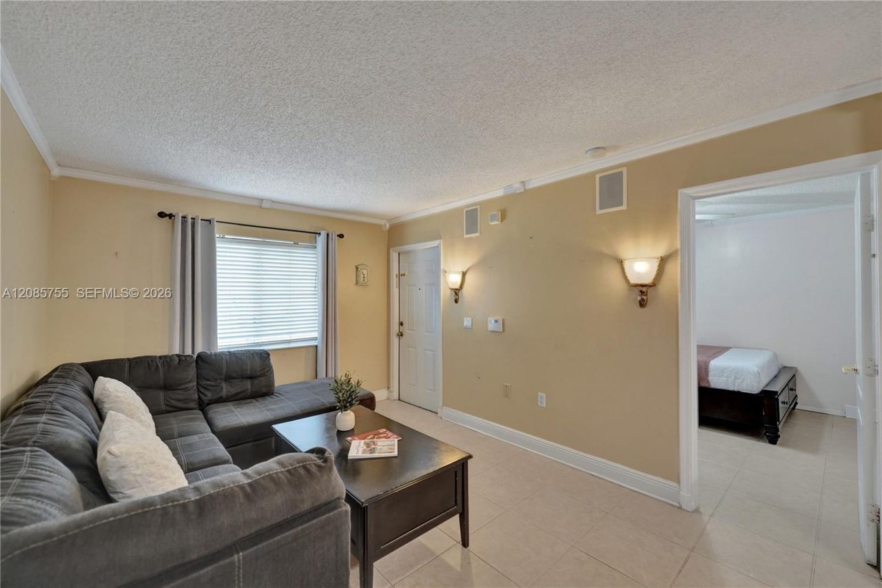 2298 NW 78th Ave, Unit 102, Pembroke Pines, FL 33024 Photo