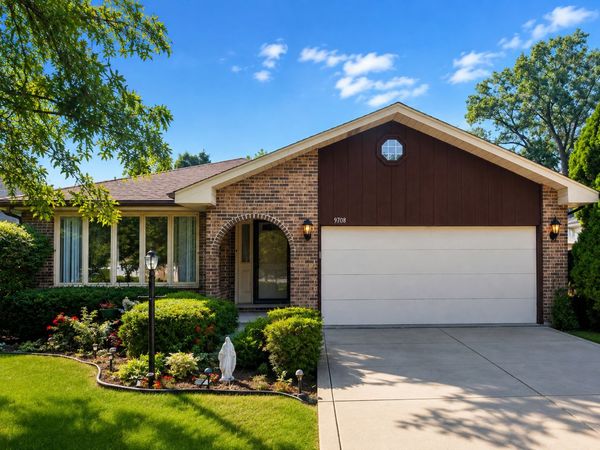 9708 S 81st Avenue , Palos Hills, IL 60465