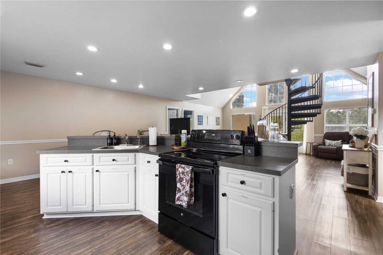 190 SE Riverside West Drive, Branford, FL 32008 Photo