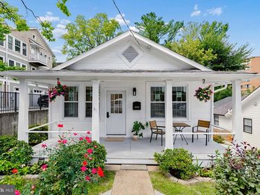 2122 N THOMAS STREET, ARLINGTON, VA 22207
