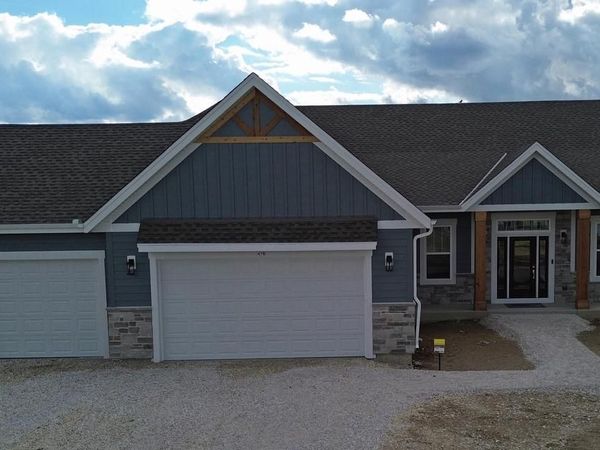 479 Sandstone STREET, Slinger, WI 53086
