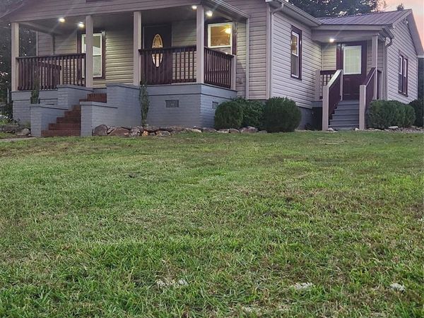 8 N summit Avenue , Granite Falls, NC 28630