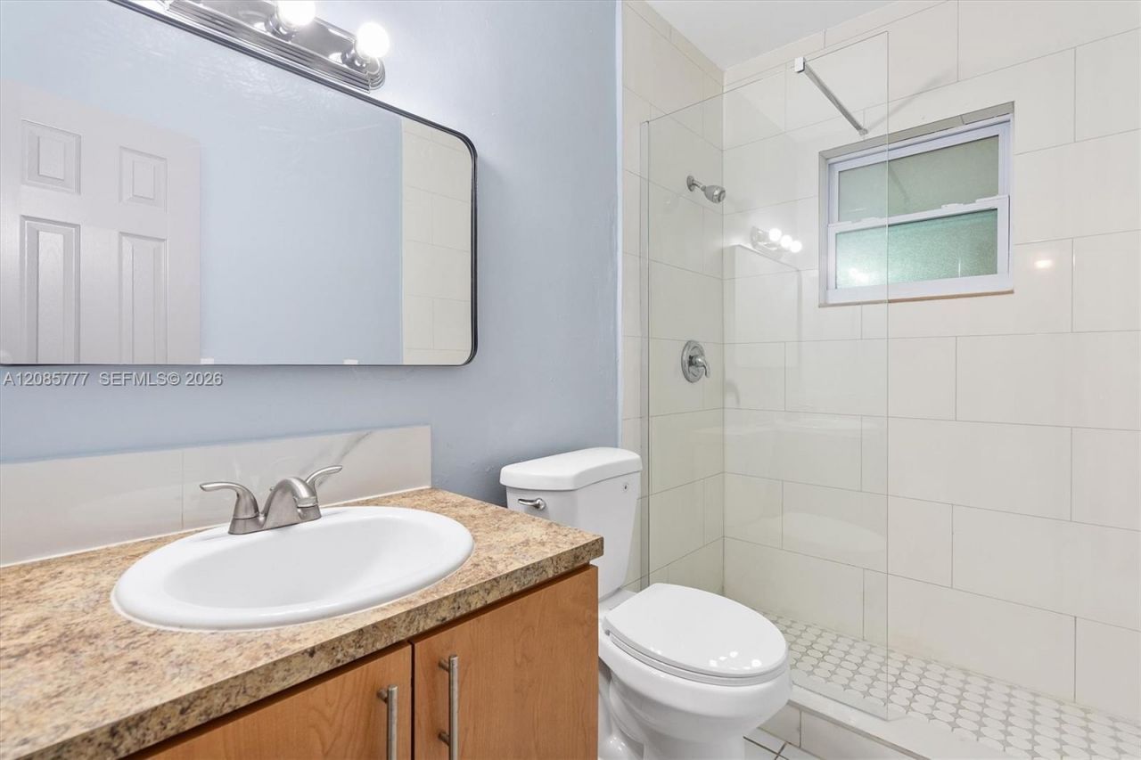 17001 NE 9th Ave, Unit 9C, Miami, FL 33162 Photo