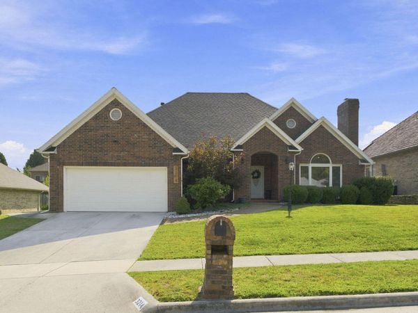 3214 S Oak Avenue , Springfield, MO 65804