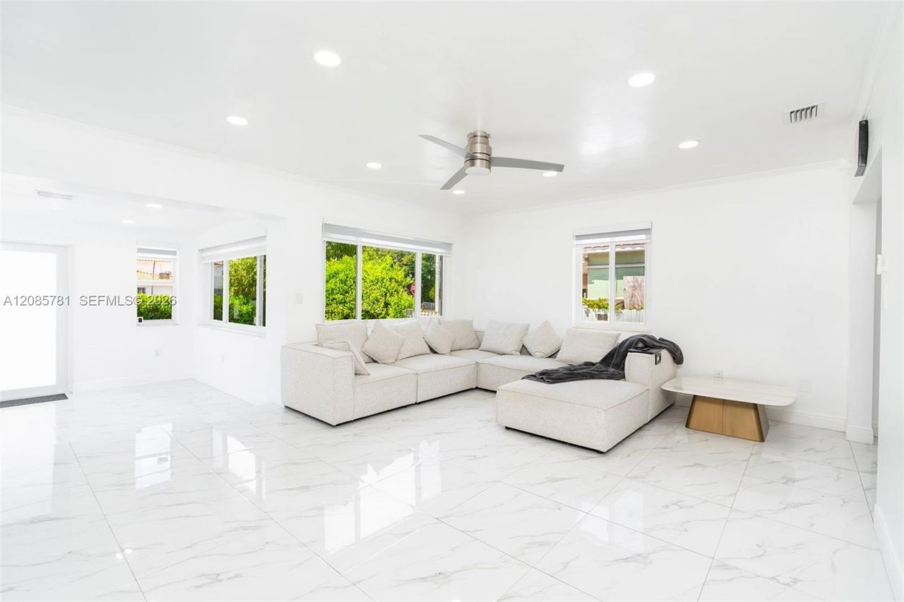 3375 SW 1st St, Miami, FL 33135 Photo