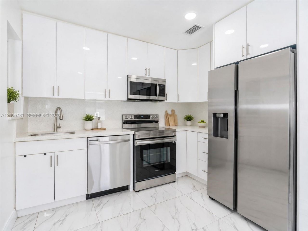 3375 SW 1st St, Miami, FL 33135 Photo