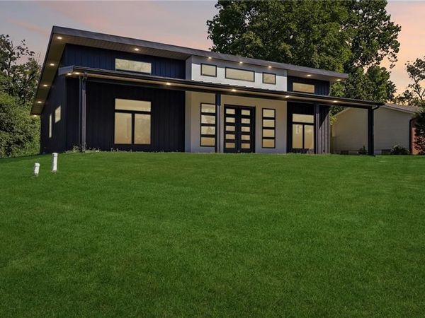 1013 E 10th Street, Carrollton, MO 64633