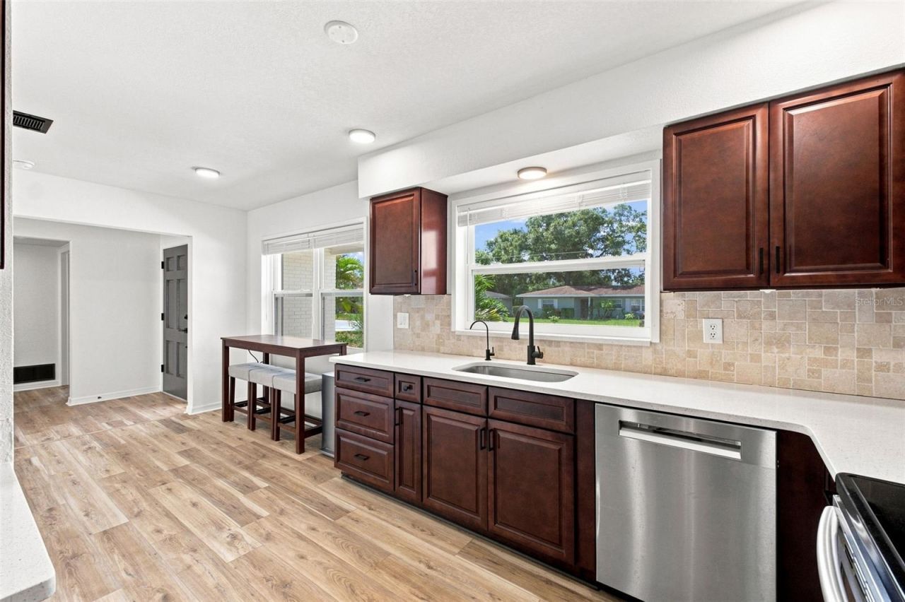 2172 University Drive S, Clearwater, FL 33764 Photo