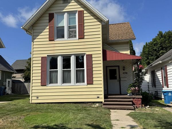 370 4th Street, Manistee, MI 49660