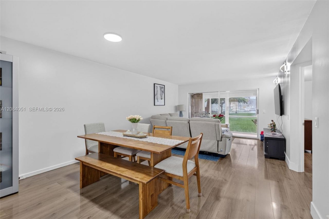1100 SW 130th Ave, Unit 112H, Pembroke Pines, FL 33027 Photo
