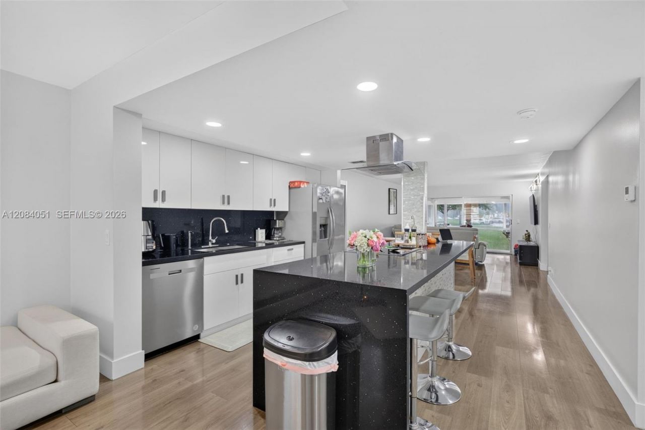 1100 SW 130th Ave, Unit 112H, Pembroke Pines, FL 33027 Photo