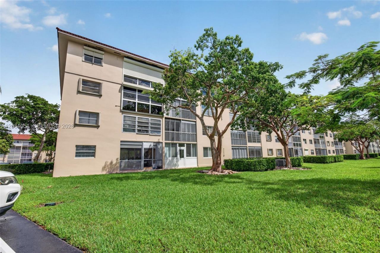 1100 SW 130th Ave, Unit 112H, Pembroke Pines, FL 33027 Photo