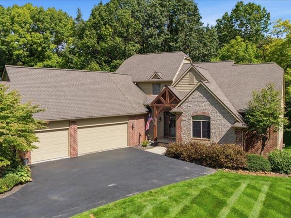 9688 Kingston Pointe Drive , Springfield Township, Mi 48348