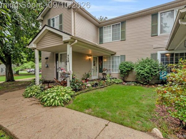 938 Saybrook Drive, Unit 10, Waterford Township, Mi 48327