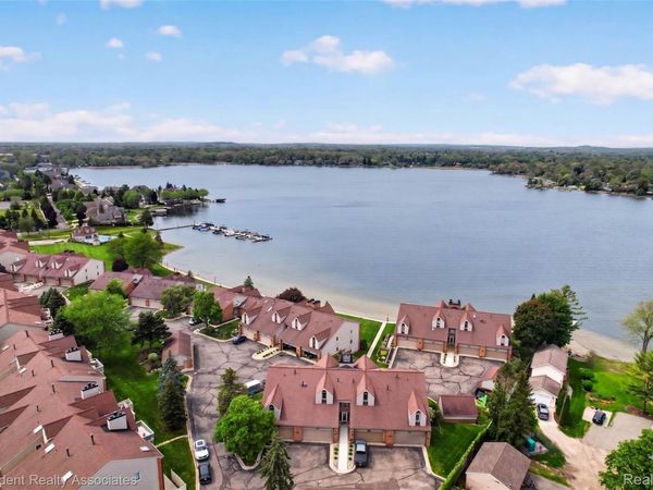 3372 Loon Lake Court , Unit 41, Waterford Township, Mi 48329