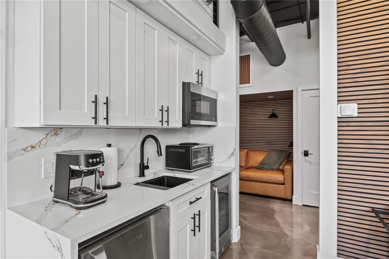 1558 4th Street, Unit 108, Sarasota, FL 34236 Photo