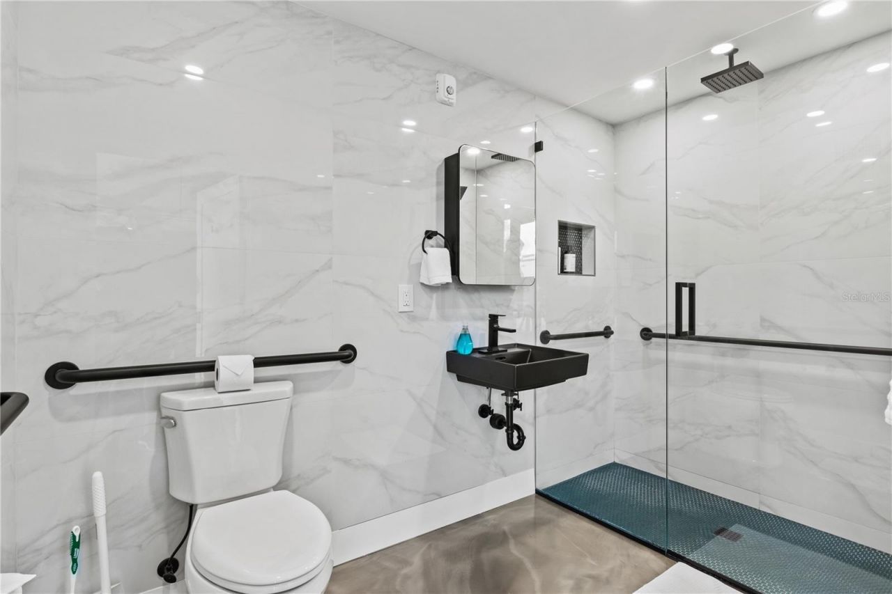 1558 4th Street, Unit 108, Sarasota, FL 34236 Photo