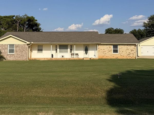660 Blake Dr, Tuscumbia, AL 35674