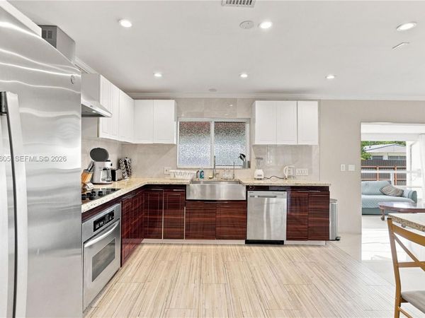 2161 NE 171st St, North Miami Beach, FL 33162