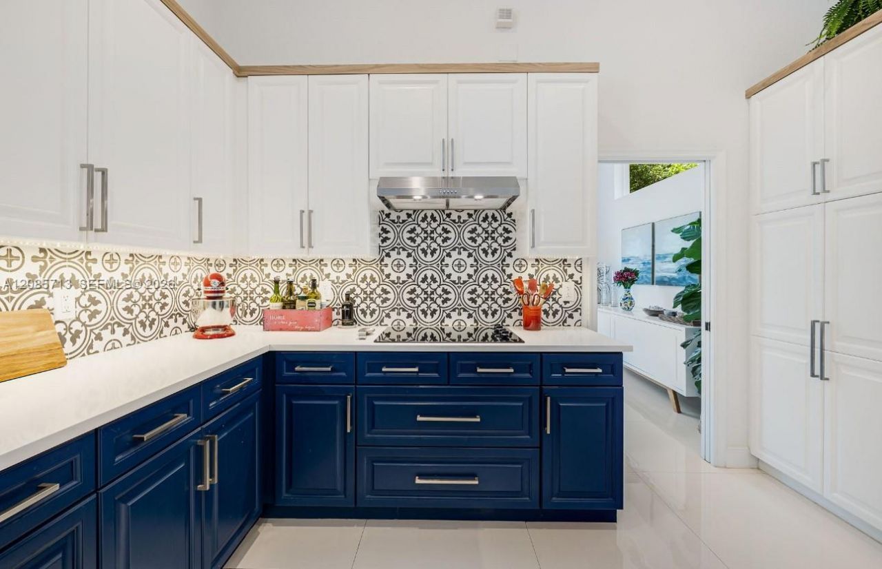1604 Victoria Pointe Ln, Weston, FL 33327 Photo