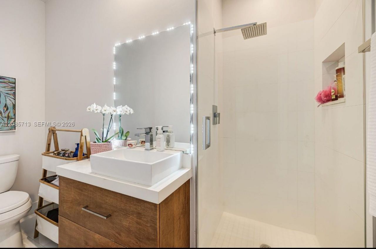 1604 Victoria Pointe Ln, Weston, FL 33327 Photo