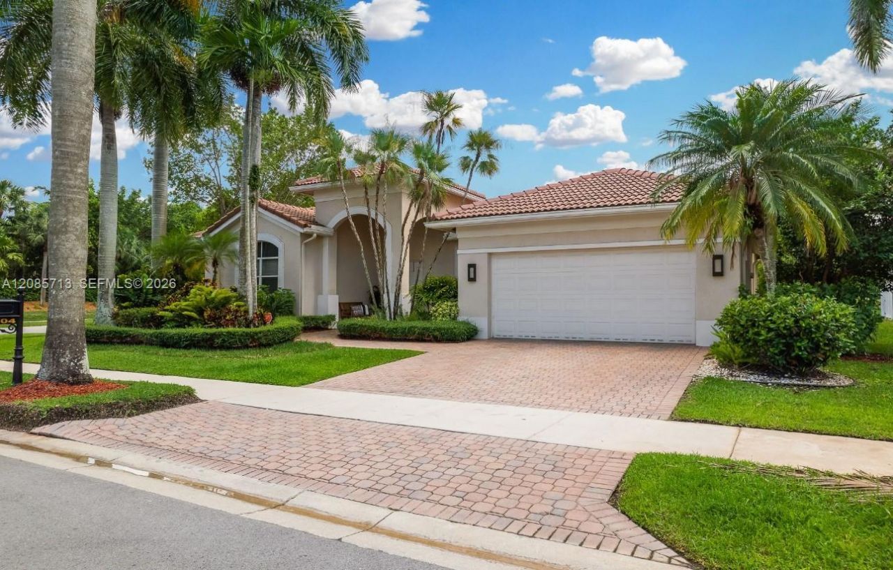 1604 Victoria Pointe Ln, Weston, FL 33327 Photo