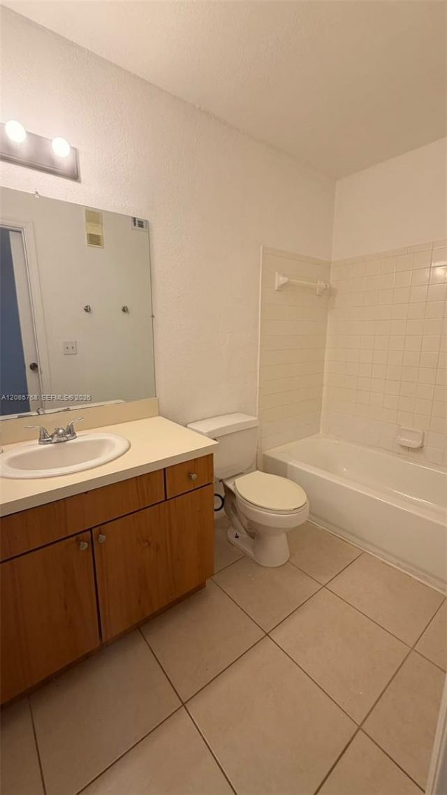 3350 NW Pinewalk Dr N, Unit 1427, Margate, FL 33063 Photo