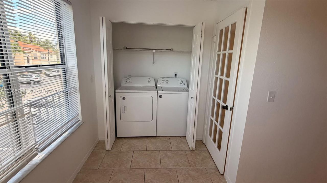 3350 NW Pinewalk Dr N, Unit 1427, Margate, FL 33063 Photo