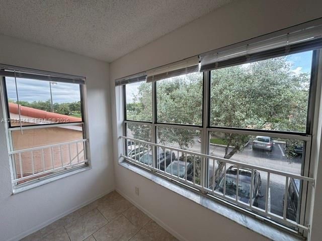 3350 NW Pinewalk Dr N, Unit 1427, Margate, FL 33063 Photo