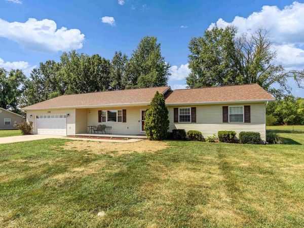 1400 HAZEL Street, Johnston City, IL 62951