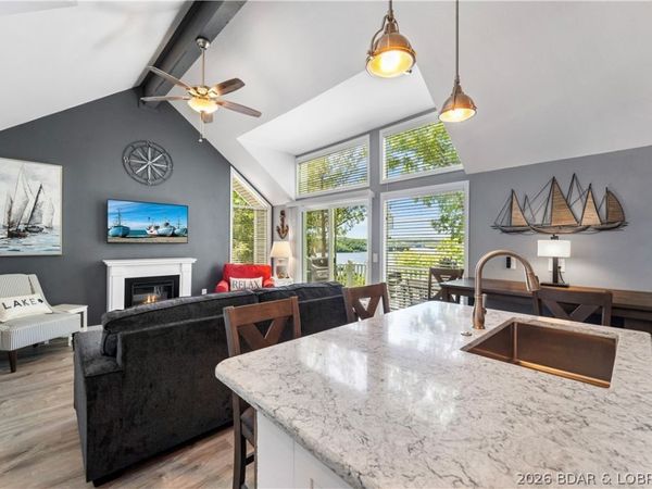 15 Top Deck Court , Osage Beach, MO 65065