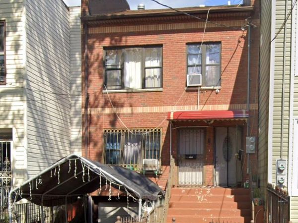 121 Montauk Avenue , Brooklyn, NY 11208