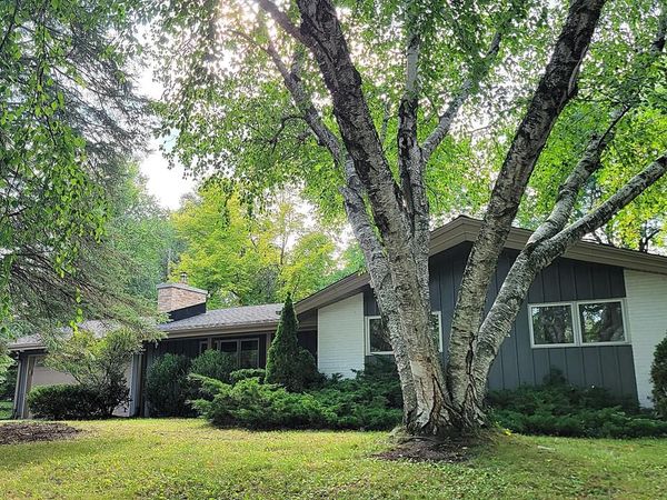 1354 Sylvan WAY, West Bend, WI 53095