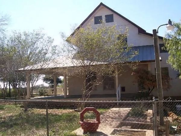 2544 State Highway 97, Floresville, TX 78114