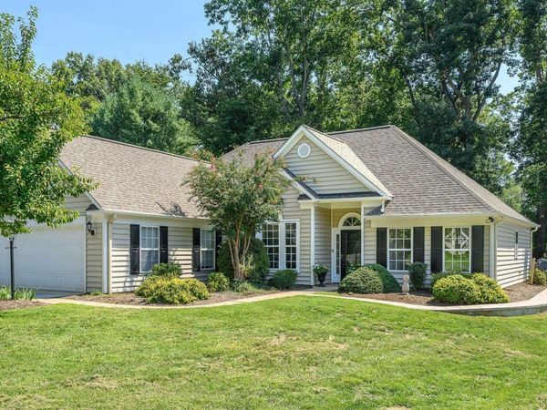 1227 RAINTREE DR , Charlottesville, VA 22901
