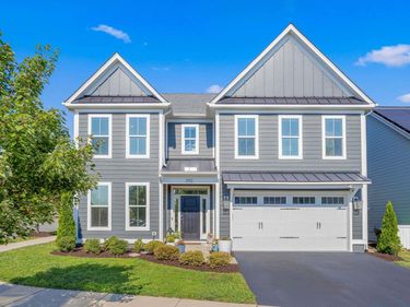 392 CLAIBOURNE RD, Crozet, VA 22932